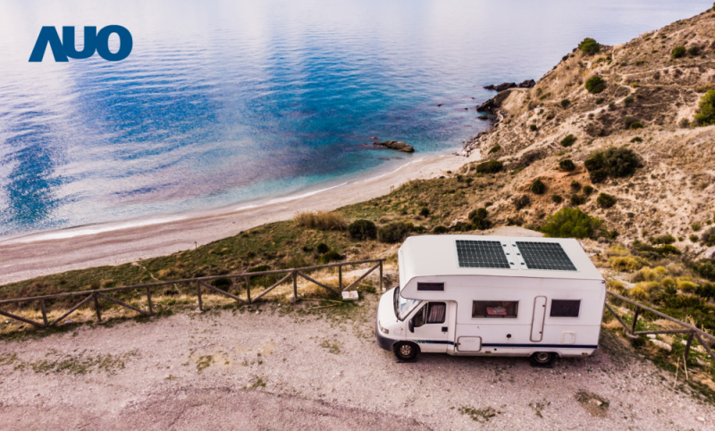 「可撓輕量化太陽光電板SunCurva」使用輕量特殊耐候型複合板取代傳統太陽能板的玻璃前板，不僅降低70%重量，每米平方僅3Kg；具有抗衝擊性能及通過電磁相容性測試，可應用於交通運輸工具，如露營車、遊艇等